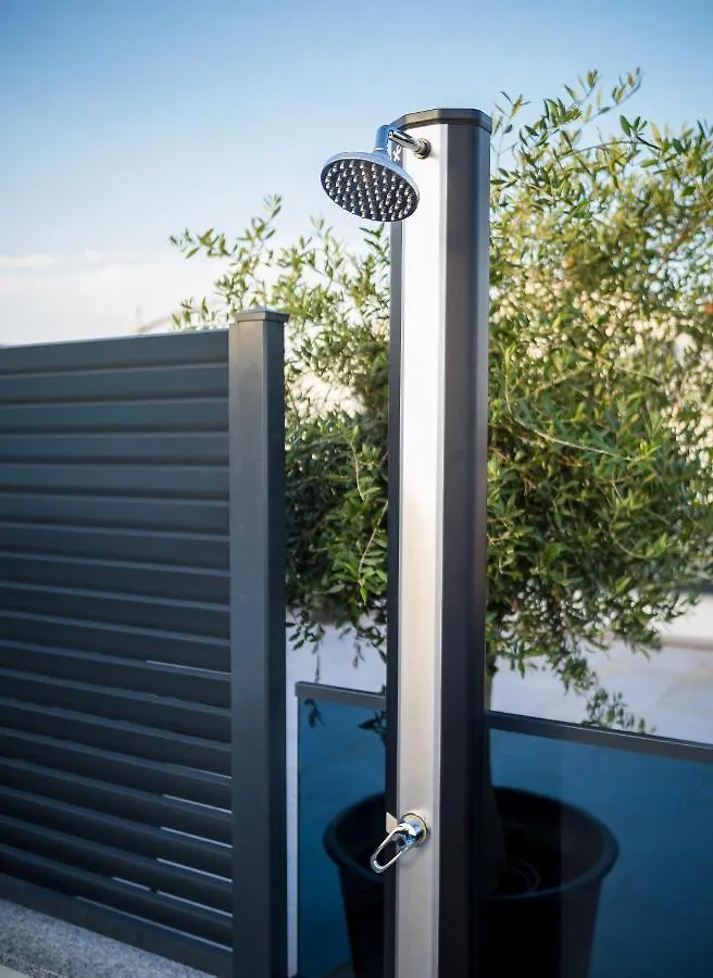 Luxury Apartment- Balcony- Private Rooftop And Jacuzzi- Common Pool Trogir 0*,  Croácia