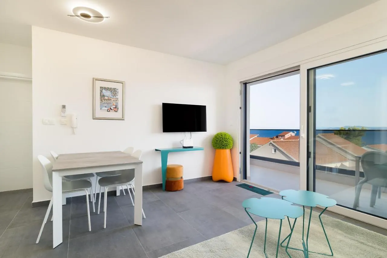 Luxury Apartment- Balcony- Private Rooftop And Jacuzzi- Common Pool Trogir Croatia