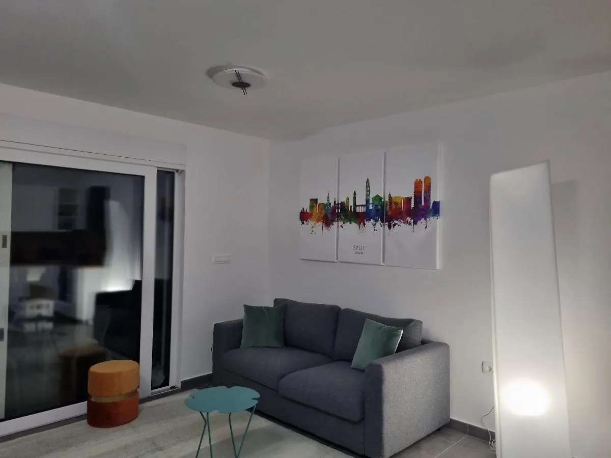 Luxury Apartment- Balcony- Private Rooftop And Jacuzzi- Common Pool Trogir Croatia
