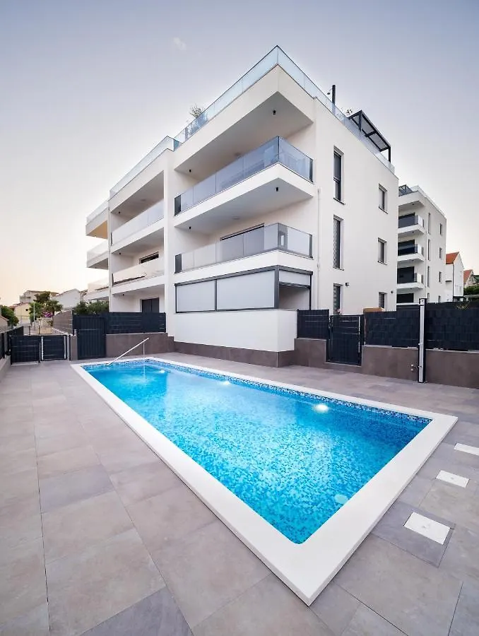 Luxury Apartment- Balcony- Private Rooftop And Jacuzzi- Common Pool Trogir Croatia