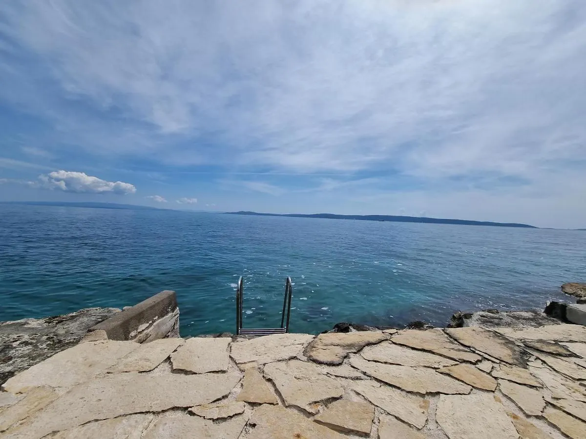 Luxury Apartment- Balcony- Private Rooftop And Jacuzzi- Common Pool Trogir
